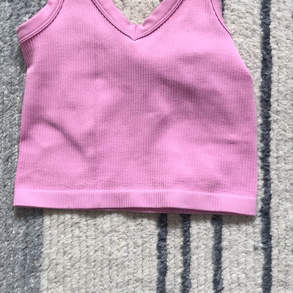 Pink V-Neck Ribbed Crop Top - Picture 3 of 6
